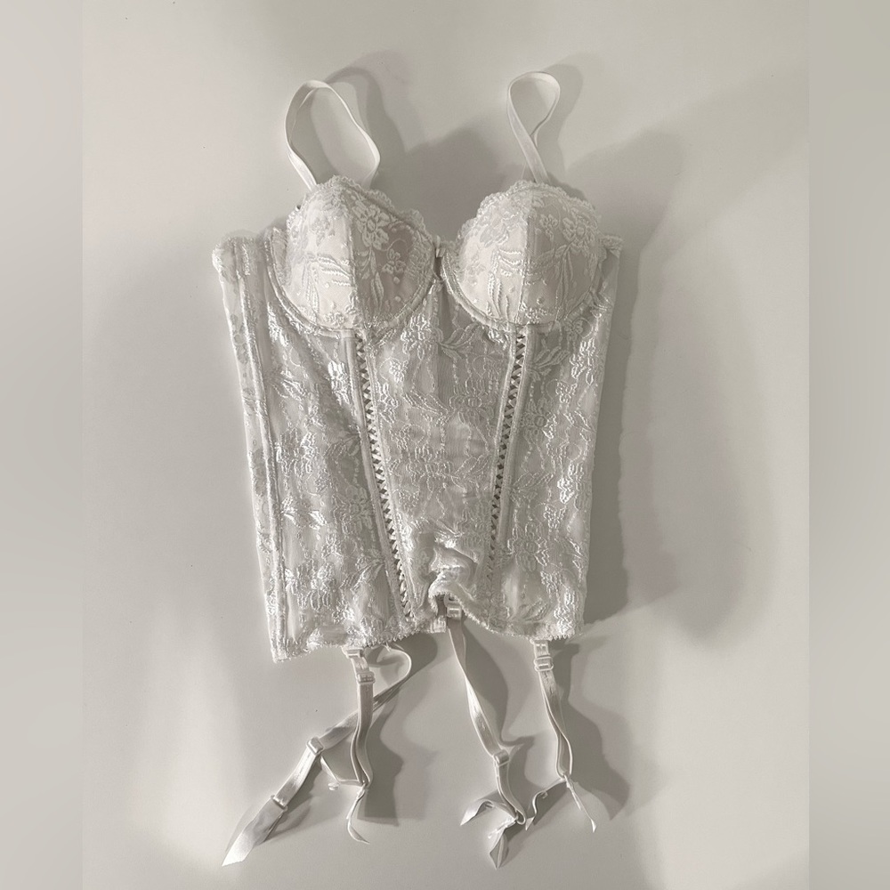 La Vie en Rose white lace corset